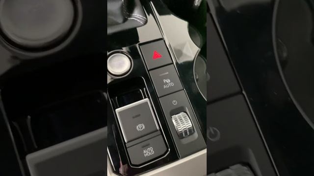 Огляд Volkswagen Touareg R-line 2023