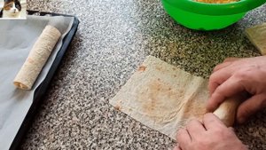 Рулетики из Лаваша с Сыром и Колбасой в Духовке