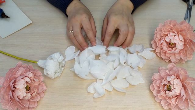 ШИКАРНАЯ ? пышная ХРИЗАНТЕМА. Цветы из бумаги. Букет из конфет своими руками смотреть онлайн