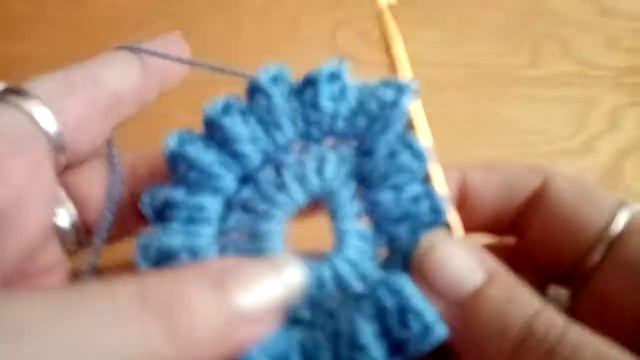 Красивый цветок крючком. Мастер класс.