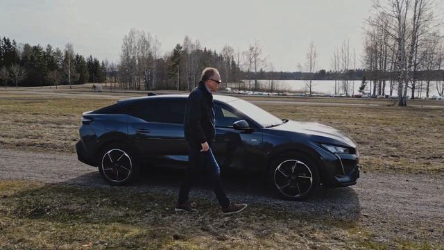 Peugeot 408 Allure Pack Hybrid 225 hv смотреть онлайн