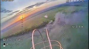 Работа FPV-дронов камикадзе по колонне ВСУ на запорожском направлении