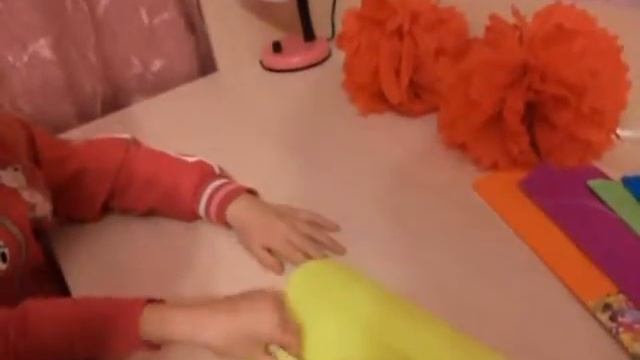 Как сделать помпоны своими руками . Мастер-класс бумажных помпонов смотреть онлайн