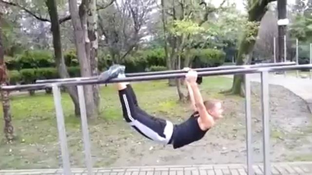 Растяжка на брусьях смотреть онлайн