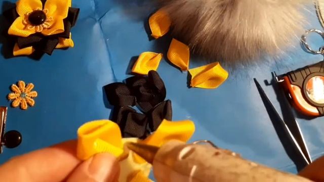 Маленькие заколки  на 9 мая. #сижудома #канзаши #9мая