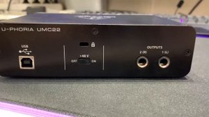КАКУЮ ЗВУКОВУЮ КАРТУ ВЫБРАТЬ | ОБЗОР НА BEHRINGER UMC22