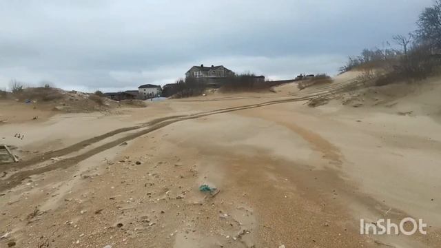 Мусор в природоохранных дюнах в Витязево смотреть онлайн