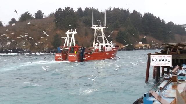 F V LESLIE LEE enters Near Island Channel