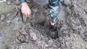 Коп лома чер мета и цвет мета на пересохшем болоте у ЖД моста. Хороший улов металла
