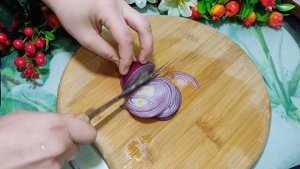САЛАТ ИЗ СОЛЁНЫХ ОГУРЦОВ ‼️Это Что То НОВЕНЬКОЕ‼️ СКОРЕЕ СОХРАНЯЙТЕ РЕЦЕПТ ‼️