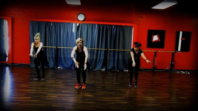 Daddy Yankee - Shaky Shaky - Reggaeton - Dance Fitness- Zumba - Choreography by Ellie E. смотреть онлайн