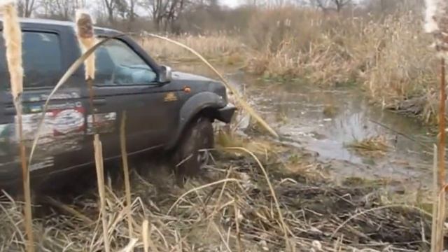 Pickup Club UA: Nissan NP300 And Mitsubishi L200 - Testing Tyres In The Mud