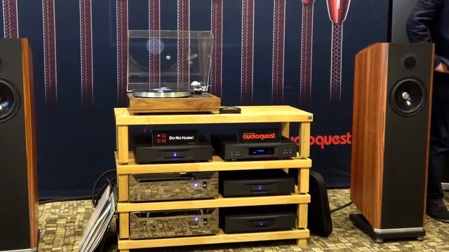 Kudos Titan 707 Linn Akurate Exakt LP12 Audioquest Niagra Ripcaster Room @ Hi-Fi Show Live 2017