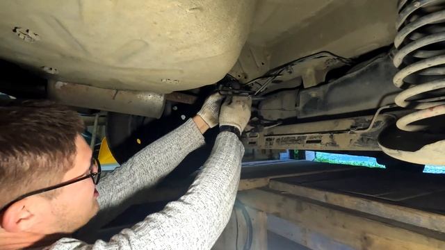 замена регулятора тормозных усилий (колдун) на рено логан, сандеро, ларгус
