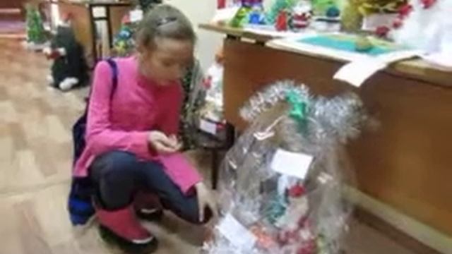 ВыставкаНовогодних композицийЭкоСфера181220121.MOV смотреть онлайн