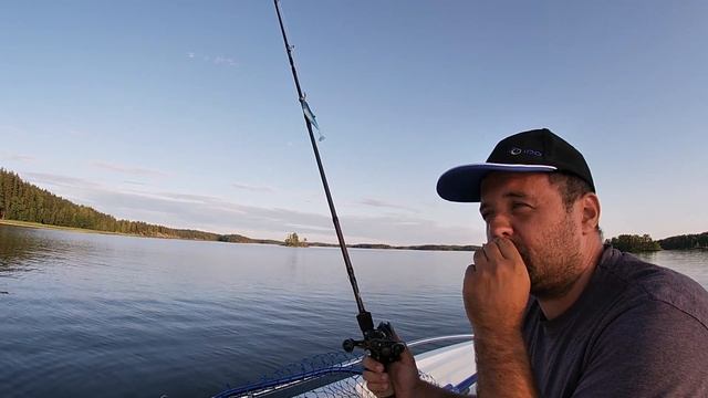Ловля окуня у островов. Твичинг. Рыбалка в Финляндии. Zip Baits Rigge 70sp смотреть онлайн