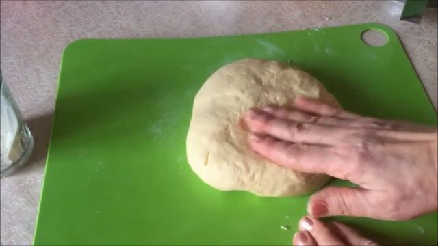Трубочки с ореховой начинкой., если печенья, то только такие.