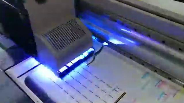 Мини планшетный УФ-принтер смотреть онлайн