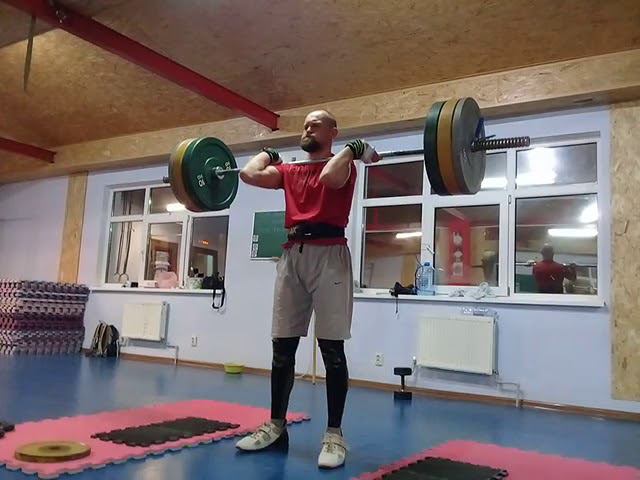 Дима. Clean&jerk 80kg. Взятие и толчок в ножницы.