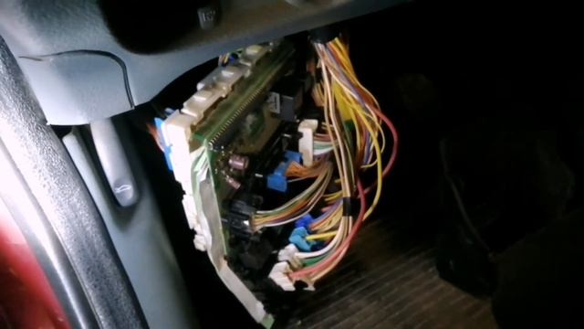 Renault Megane 1,6e, 96г.в. Не заводится, ремонт блока бортовой сети(ЦЭКБС). смотреть онлайн