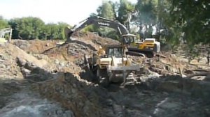 Работа бульдозера и экскаватора