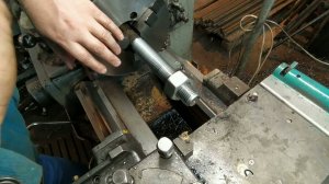 Как резать резьбу М36*4 ОДНИМ резцом.