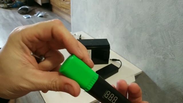 Простая контролька с вольтметром своими руками