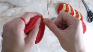 Тапочки крючком. Тапочки-шлепанцы на войлочной подошве. crochet slippers