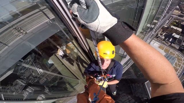 Madlyn Broadgate Tower Abseil смотреть онлайн