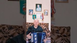 Поёт Владимир Глазунов