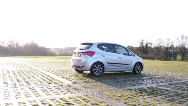 Hyundai ix20 1 6 Premium Nav 5dr смотреть онлайн