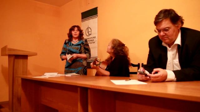 Римма Романова "Оранжевая тыква под дождем..." смотреть онлайн