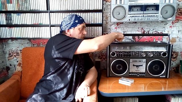 Посиделки со старым чемоданом National RX 7700 смотреть онлайн