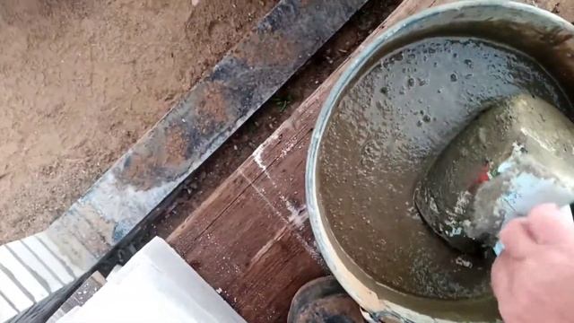 кладка кирпича с помощью приспособления. смотреть онлайн