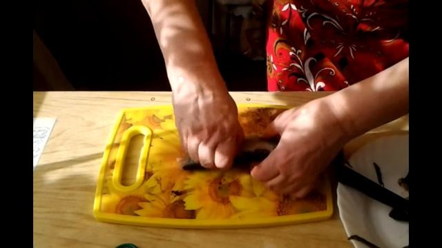 СЕЛЁДКА.Просто и быстро разделываем селёдку.СОВЕТЫ. смотреть онлайн
