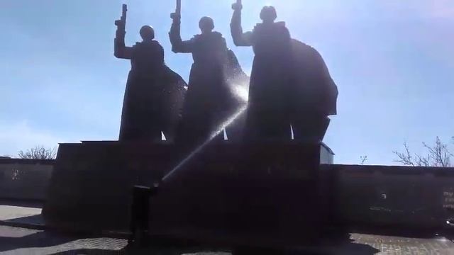 РВК-Воронеж моет памятник на Чижовском плацдарме смотреть онлайн