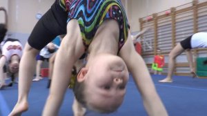 Cпортивная акробатика. Спортивная школа _Юность Москвы_ по акробатике
