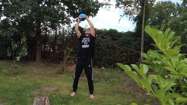 Мягкие упражнения с гирей 50+ для тех кто старше 50 ти лет. смотреть онлайн