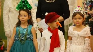 Новогодние стихи для детей.Новогодний утренник в садике.