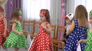 Танец  "Мы - веселые матрешки". Утренник "8 Марта”. Ясельная группа детсада №160 г. Одесса 2015 г.