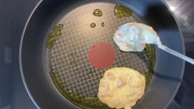 ОЛАДЬИ С РУБЛЕНОЙ КУРИЦЕЙ [хватит жарить котлеты] смотреть онлайн