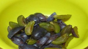 Пирог со сливами