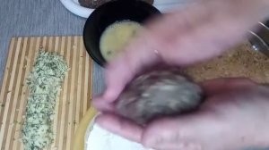 Котлеты с начинкой.Жареные во фритюре.