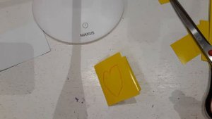 Как сделать подарок из бумаги маме или папе.