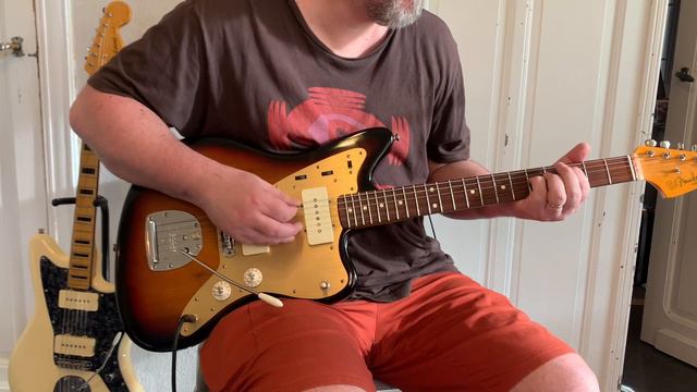 Jazzmaster pickups comparison : Fralin vs Curtis Novak vs Q pickups vs Wide Range ( No Talking ) смотреть онлайн