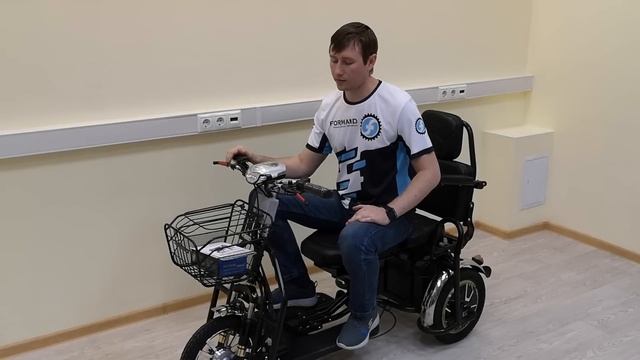 Двухместный электротрицикл для пожилых Transporter смотреть онлайн