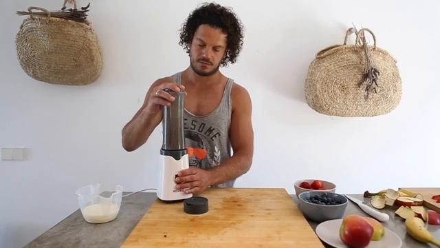 KOENIC Smootie Maker KBL 350 смотреть онлайн