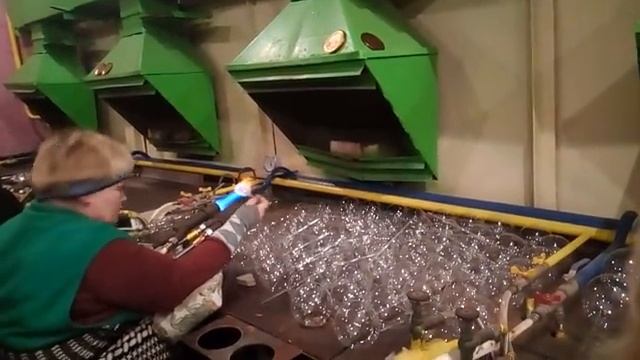 VLOG Едем на фабрику елочных игрушек! смотреть онлайн