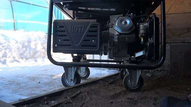 Запуск бензинового генератора Huter DY 5000L зимой после 6 месяцев простоя . смотреть онлайн