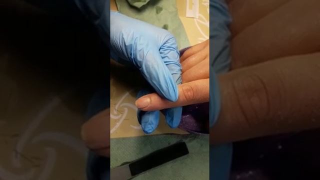 НОВИНКА в классический маникюр с помощью пилочек для пилинга "Нежные пальчики" смотреть онлайн